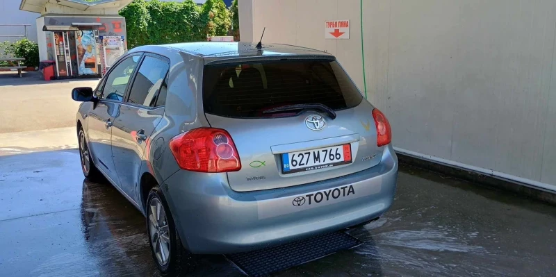 Toyota Auris 1.33, снимка 15 - Автомобили и джипове - 46995810