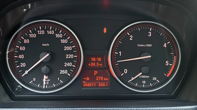 BMW 330 xDrive, снимка 10 - Автомобили и джипове - 46602501