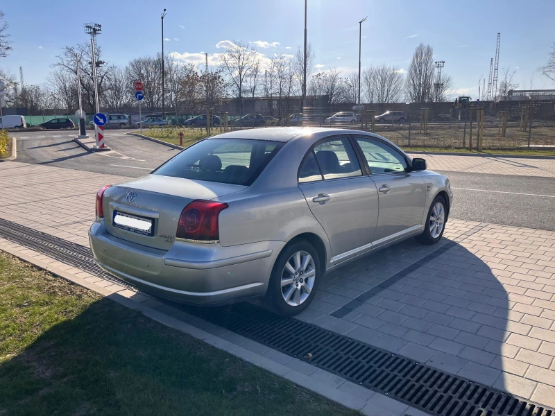 Toyota Avensis, снимка 4 - Автомобили и джипове - 48631578