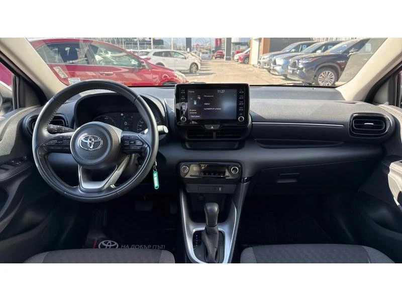 Toyota Yaris, снимка 8 - Автомобили и джипове - 48012723