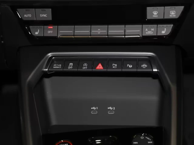 Audi Rs3 FACELIFT* SPORTBACK* SONOS* DISTR* CAM* CARPLAY* , снимка 10 - Автомобили и джипове - 55019918