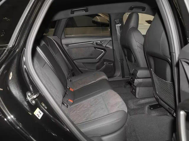 Audi Rs3 FACELIFT* SPORTBACK* SONOS* DISTR* CAM* CARPLAY* , снимка 12 - Автомобили и джипове - 55019918