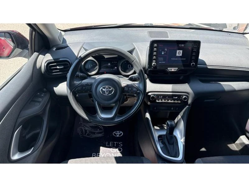 Toyota Yaris 1.5HSD TREND, снимка 9 - Автомобили и джипове - 55584131