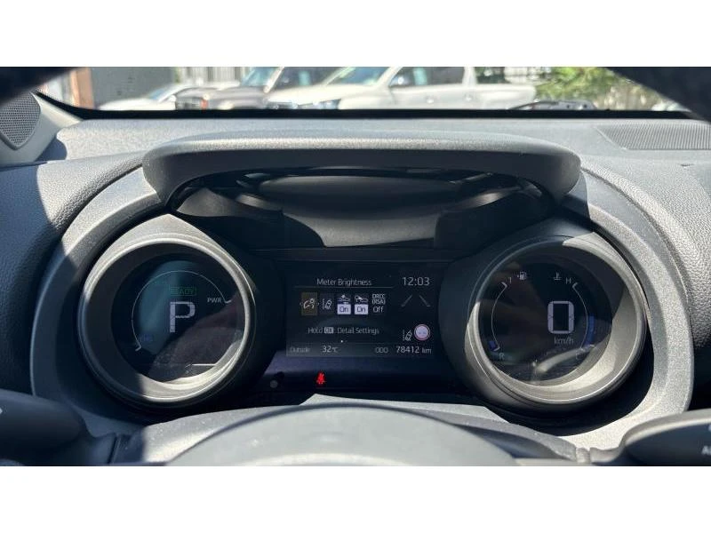 Toyota Yaris 1.5HSD TREND, снимка 14 - Автомобили и джипове - 55584131