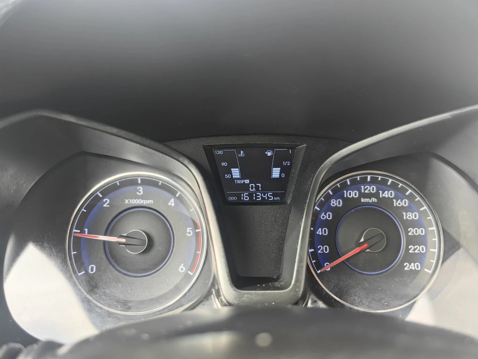 Hyundai Ix20 1.6crdi-116к.с* Евро-5* Навигация* Comfort*  - изображение 10