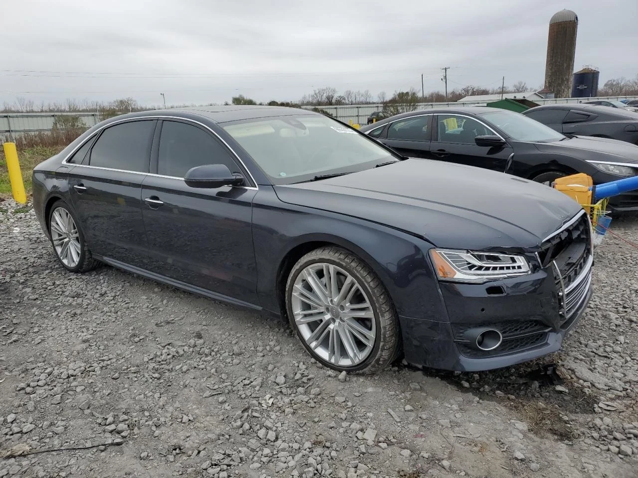 Audi A8  - изображение 2