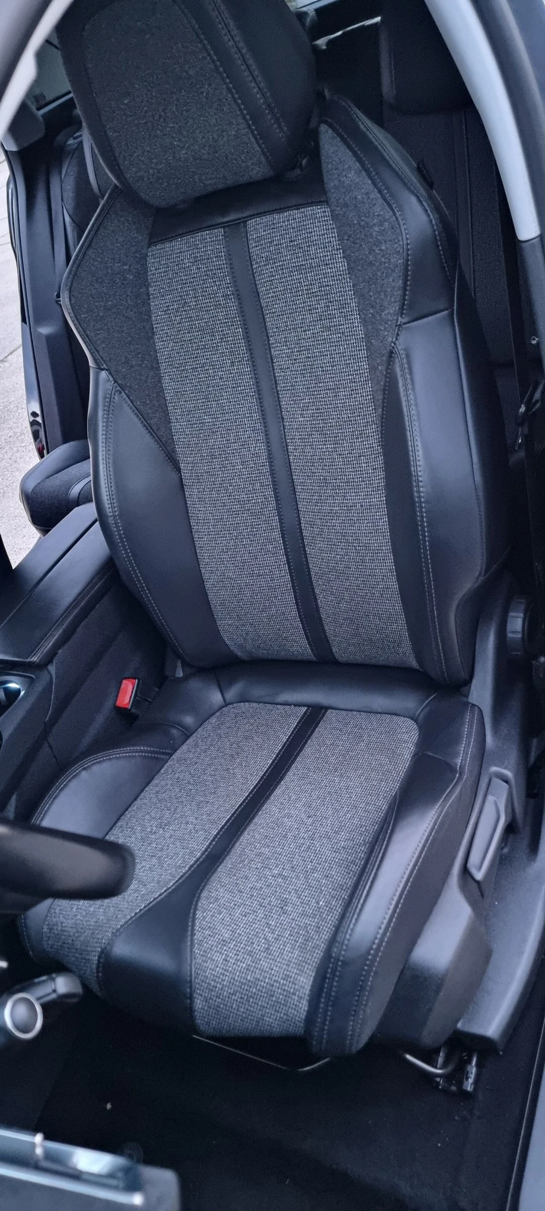 Peugeot 3008 1.6 HDI Allure - изображение 9