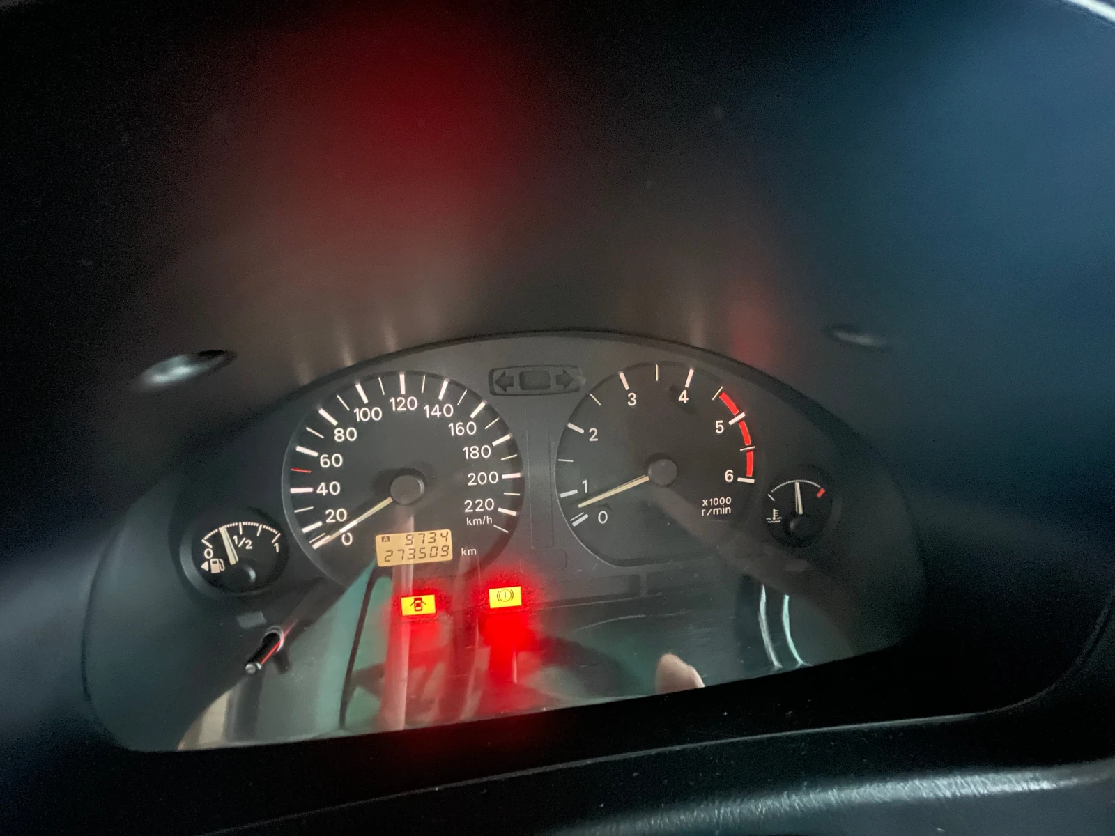 Mitsubishi Space star 1.9 Дизел - изображение 9