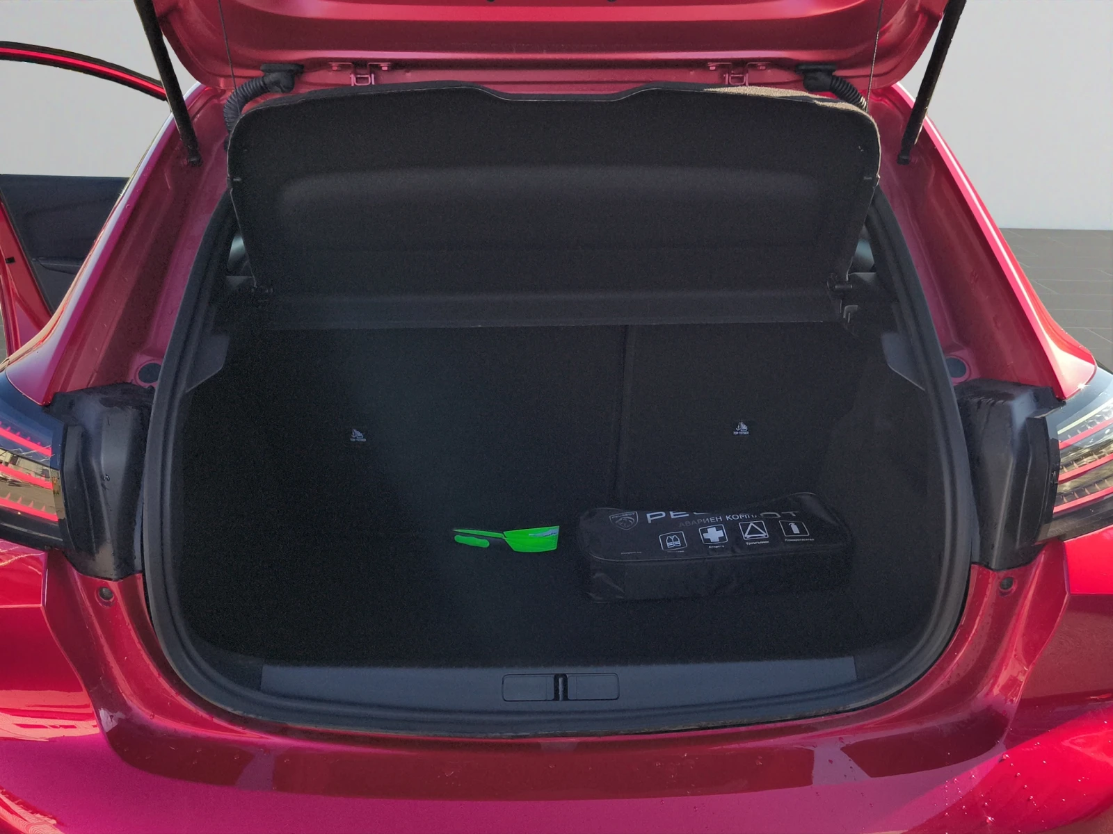 Peugeot 208 GT 1.2 110 HYBRID 48V e-DCS6 EURO 6.4//2406390 | Mobile.bg � ����������� 14