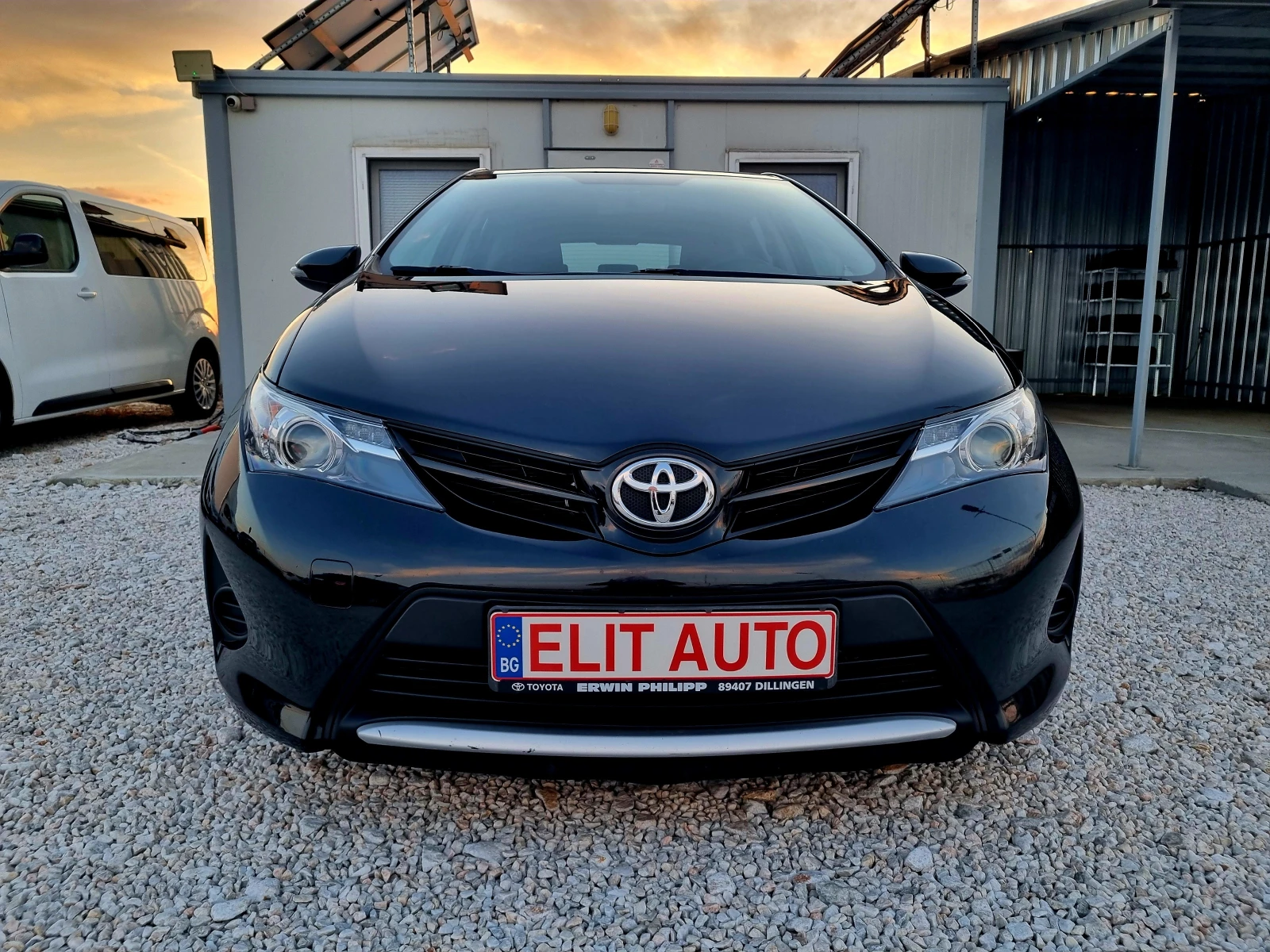 Toyota Auris 1.3VVT-i 99ks. 6 скорости, Климатроник, снимка 3 - Автомобили и джипове - 52904422