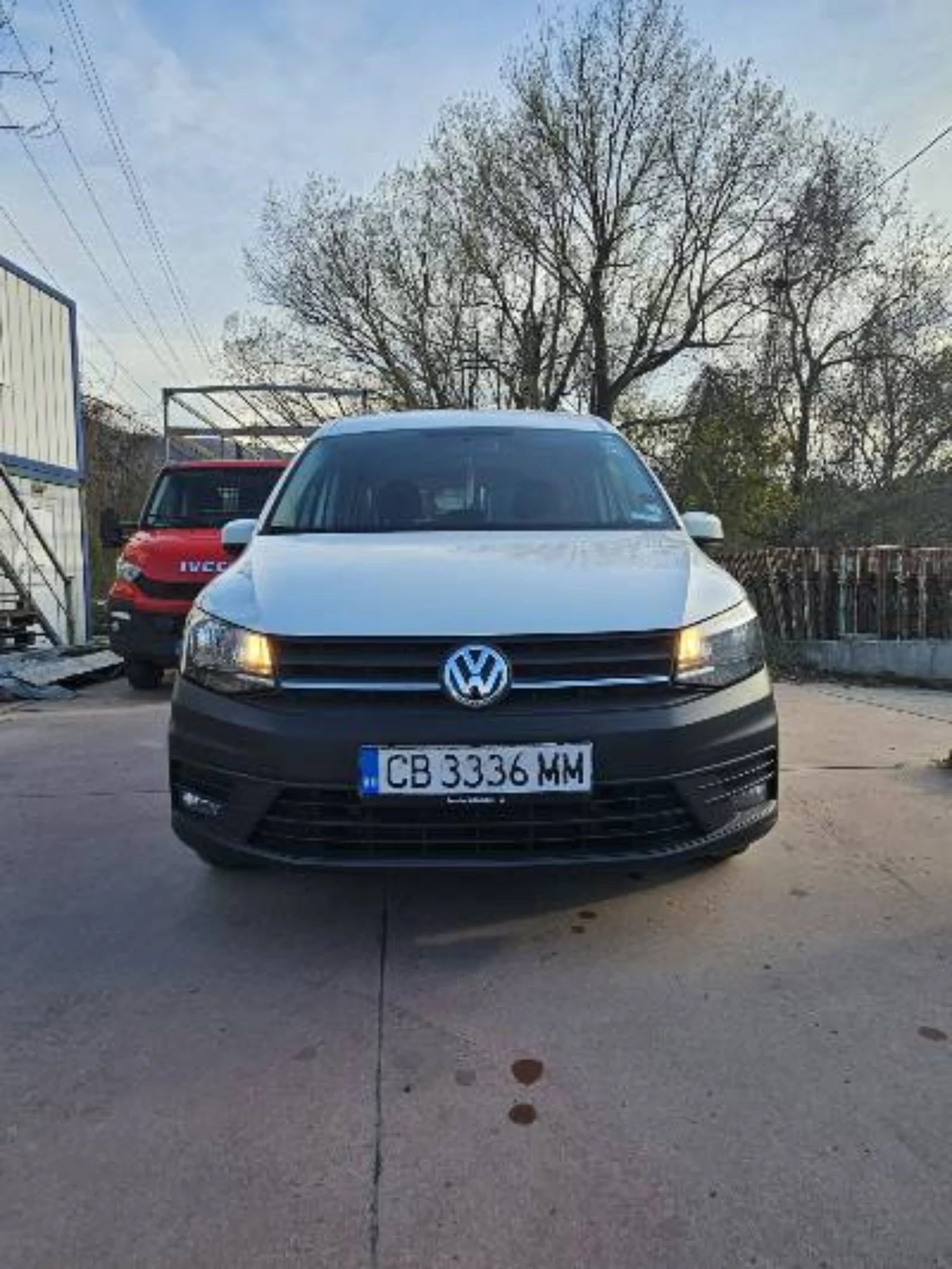 VW Caddy Пътнически 6+ 1 бартер лизинг, снимка 2 - Автомобили и джипове - 54020354