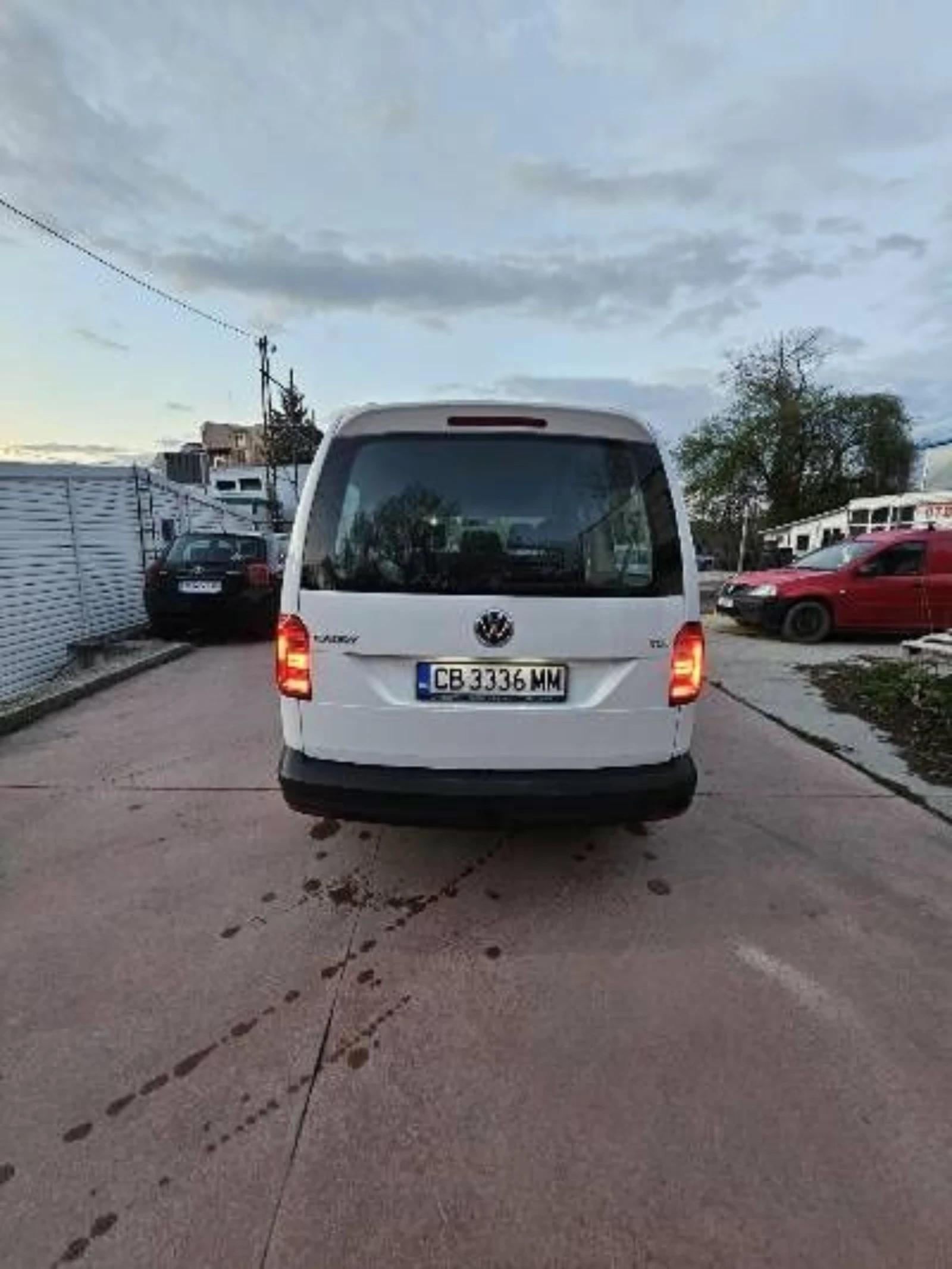 VW Caddy Пътнически 6+ 1 бартер лизинг, снимка 9 - Автомобили и джипове - 54020354