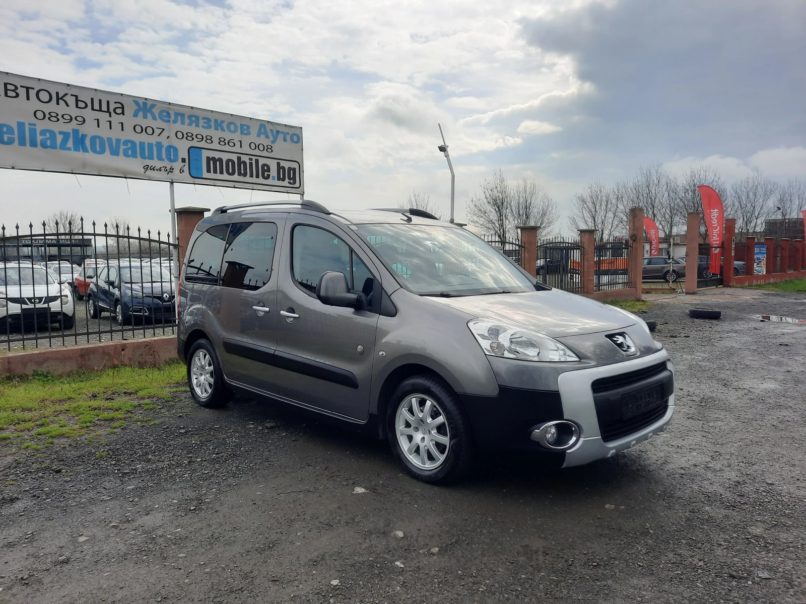 Peugeot Partner 1.6 HDI 90ps., снимка 3 - Автомобили и джипове - 54042519