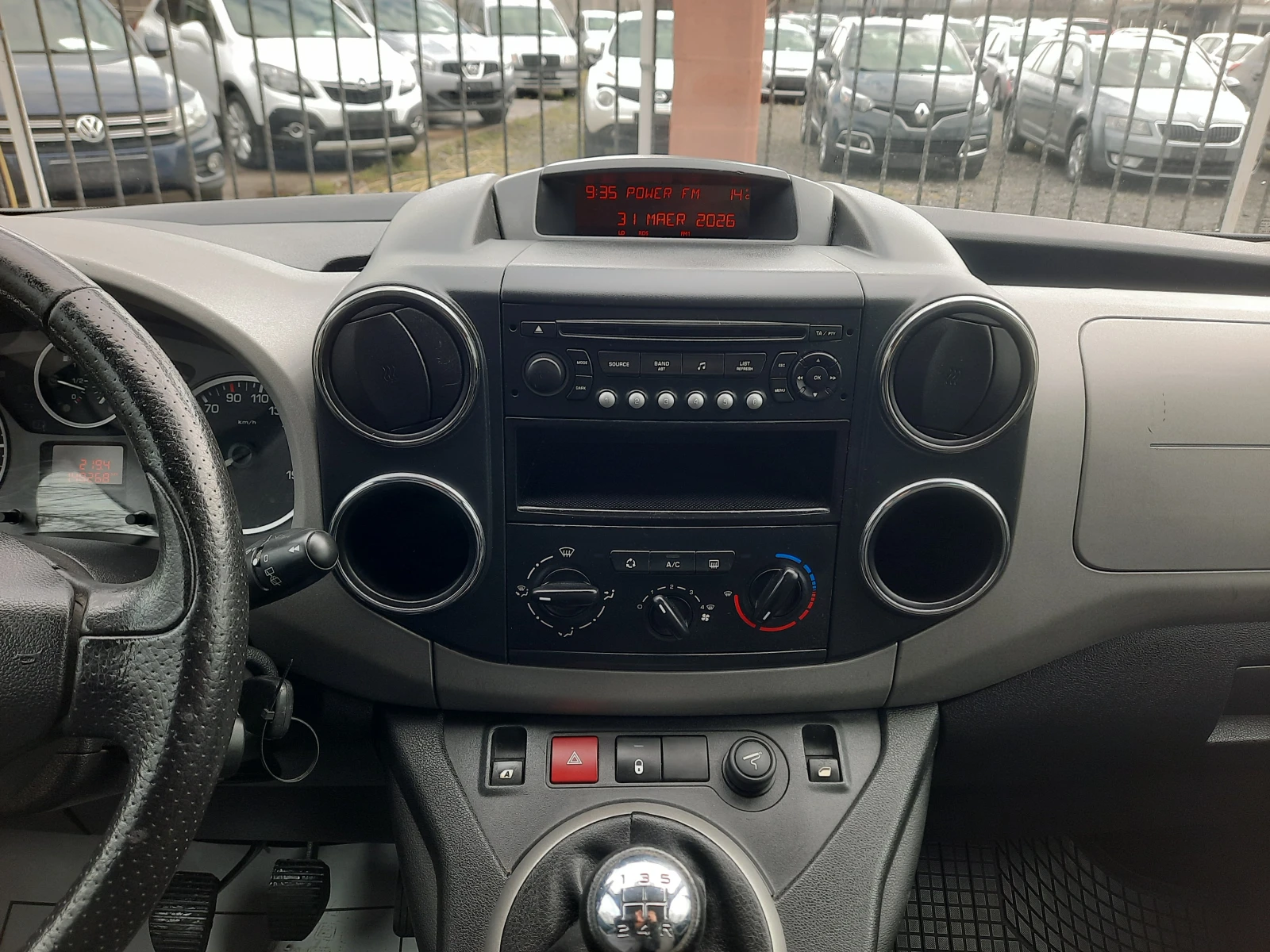 Peugeot Partner 1.6 HDI 90ps., снимка 13 - Автомобили и джипове - 54042519