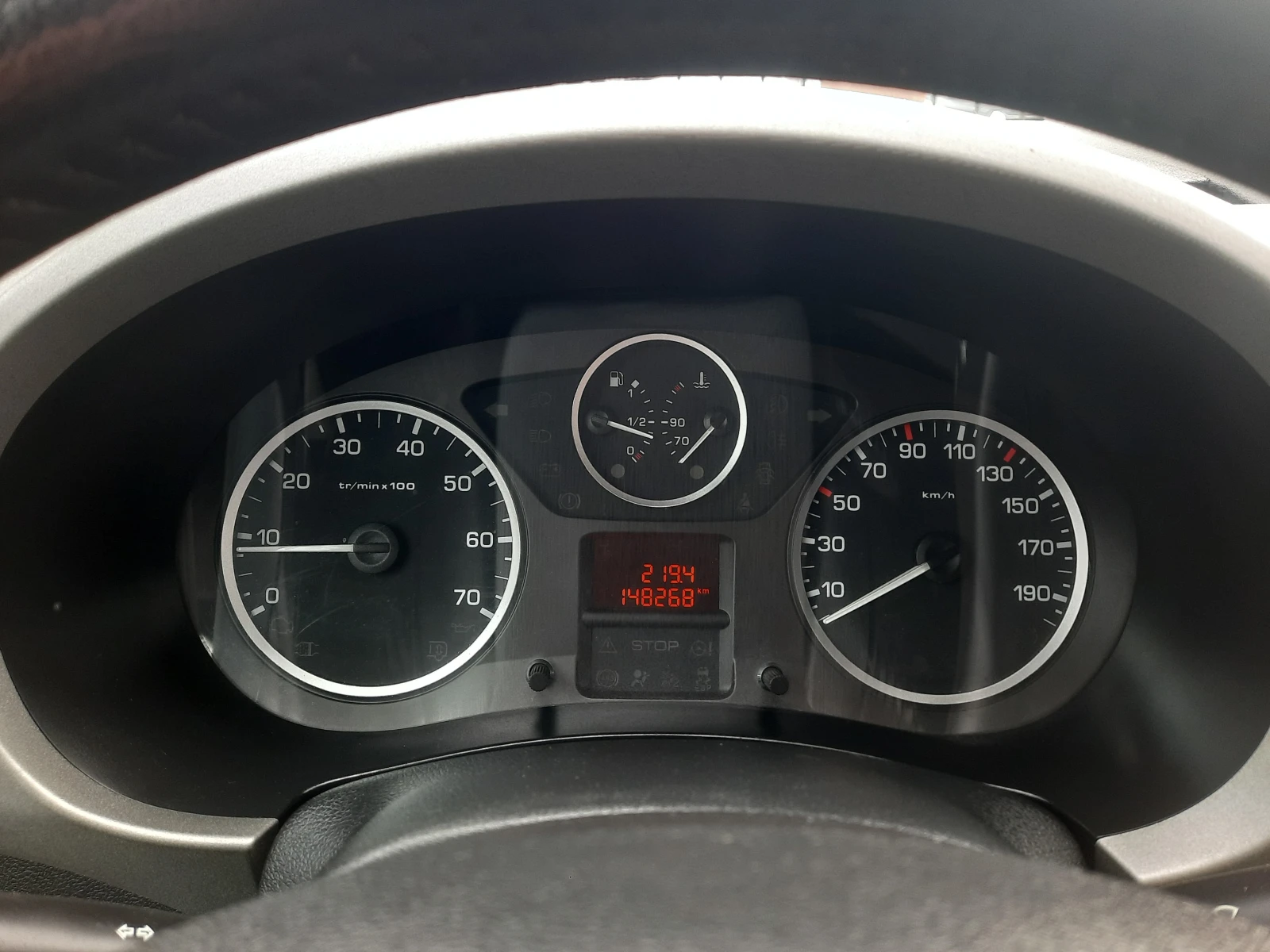 Peugeot Partner 1.6 HDI 90ps., снимка 14 - Автомобили и джипове - 54042519