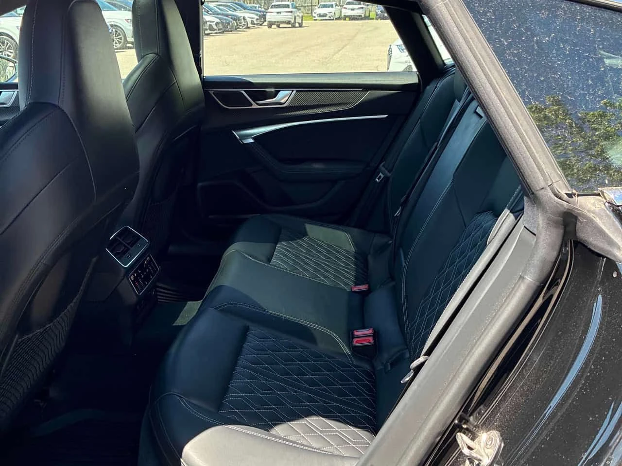 Audi S7 2.9 TFSI| HEAD-UP| 360 КАМЕРИ| ПАНОРАМА| CARFAX| , снимка 12 - Автомобили и джипове - 54640154