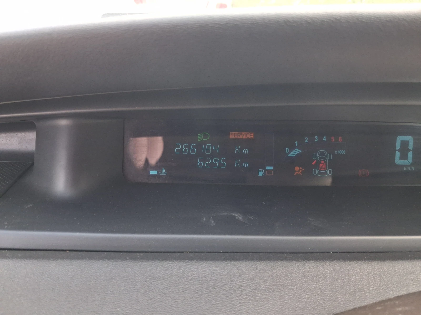 Renault Scenic, снимка 6 - Автомобили и джипове - 54679758