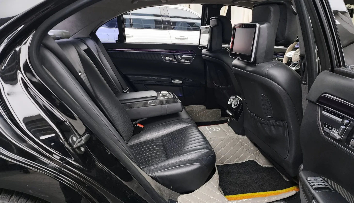 Mercedes-Benz S 600 AMG ПАКЕТ/360 КАМЕРИ/ПАНОРАМА/TV/NIGHT VISION/FULL, снимка 14 - Автомобили и джипове - 54683937