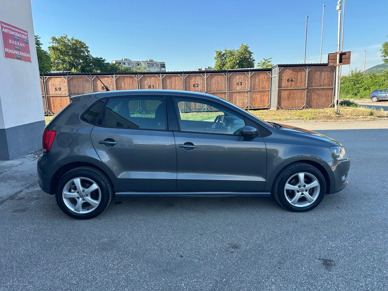 VW Polo 1.6TDI High-Line Италия, снимка 8 - Автомобили и джипове - 54857240