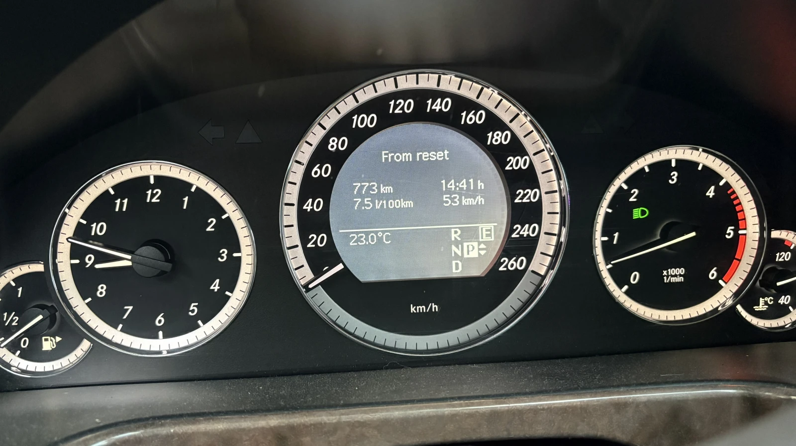 Mercedes-Benz E 350, снимка 6 - Автомобили и джипове - 55040267
