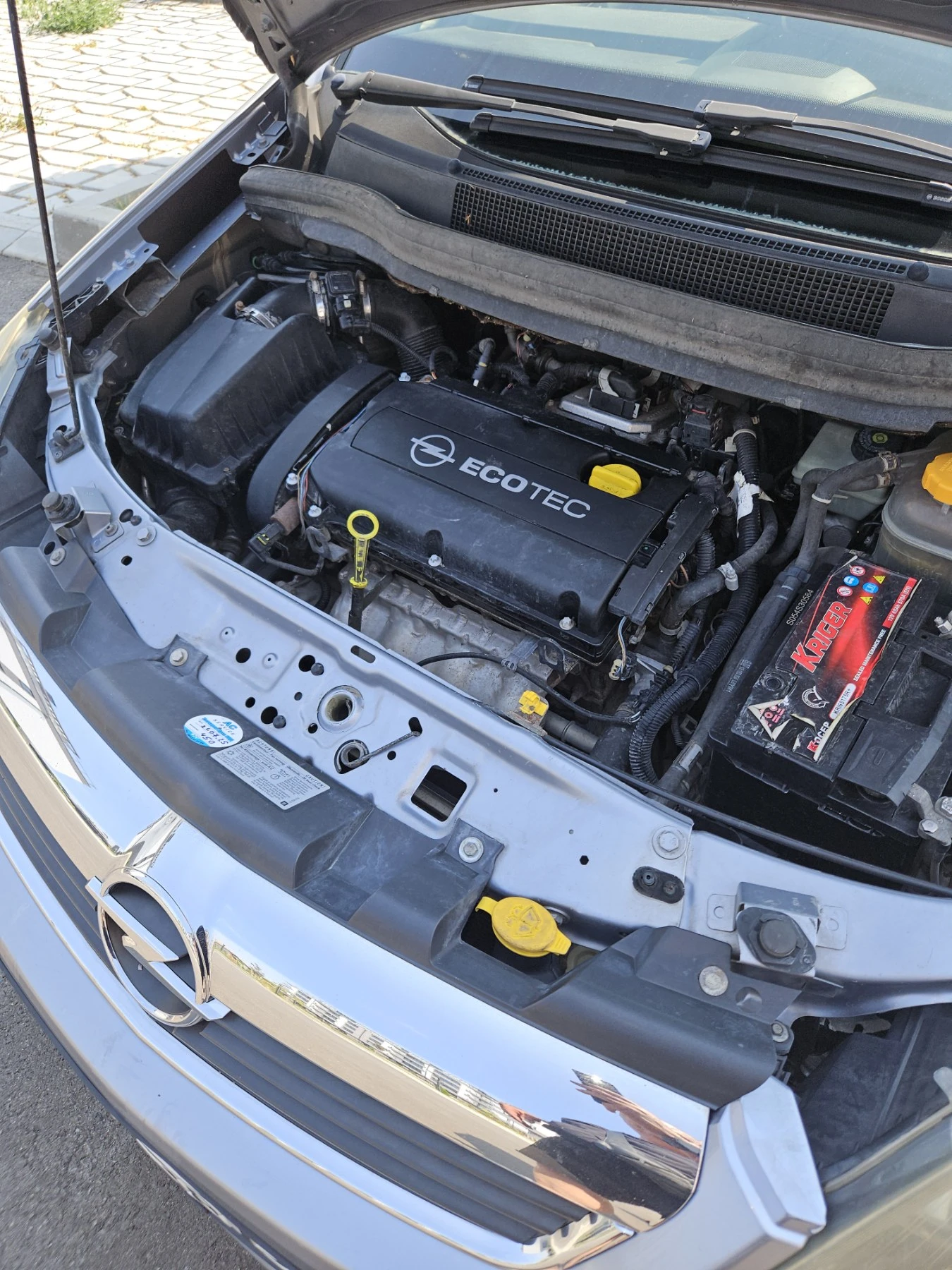 Opel Zafira 1.8, снимка 9 - Автомобили и джипове - 55811876