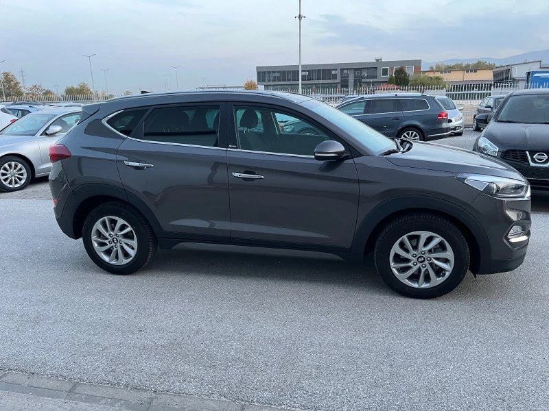 Hyundai Tucson 4x4/2.0 D 136k.c, снимка 4 - Автомобили и джипове - 47765233