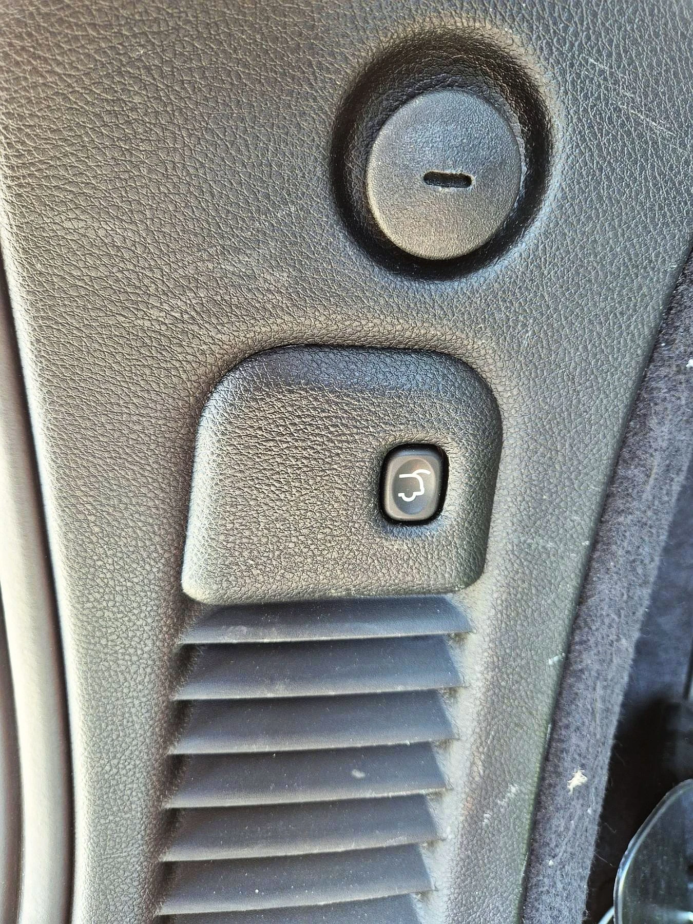 Dodge Durango SRT line 4X4 7 местна TV за задни седалки, снимка 12 - Автомобили и джипове - 53742905