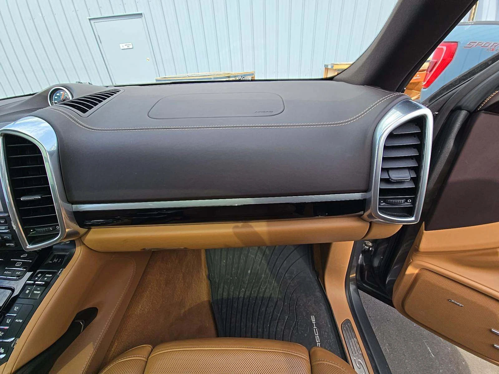 Porsche Cayenne S* PDK* ПОДГРЕВ* ОБДУХВАНЕ* 360КАМЕРА* ПАНОРАМА* , снимка 8 - Автомобили и джипове - 53916623