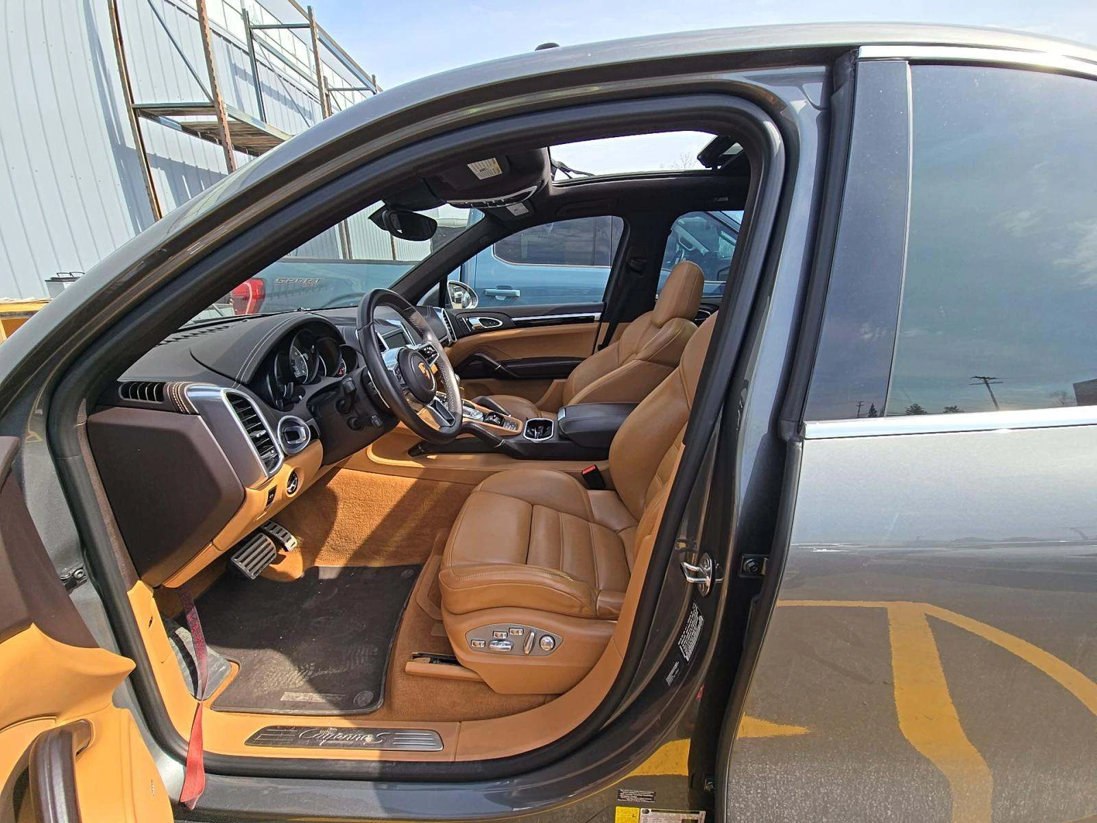 Porsche Cayenne S* PDK* ПОДГРЕВ* ОБДУХВАНЕ* 360КАМЕРА* ПАНОРАМА* , снимка 11 - Автомобили и джипове - 53916623