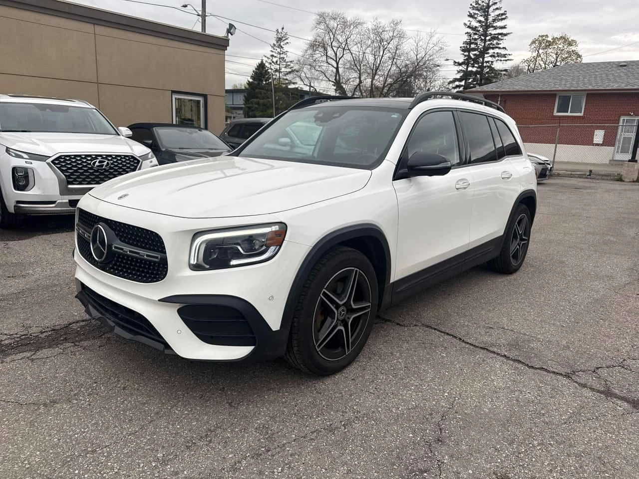 Mercedes-Benz GLB 250 4MATIC* DISTRONIC* 360КАМЕРИ* АМБИЕНТНО* 