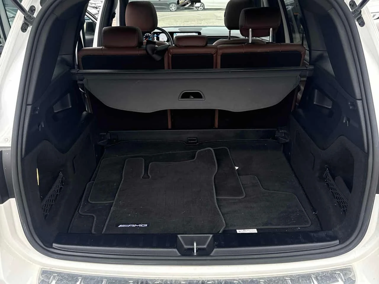 Mercedes-Benz GLB 250 4MATIC* DISTRONIC* 360КАМЕРИ* АМБИЕНТНО* , снимка 11 - Автомобили и джипове - 54482541