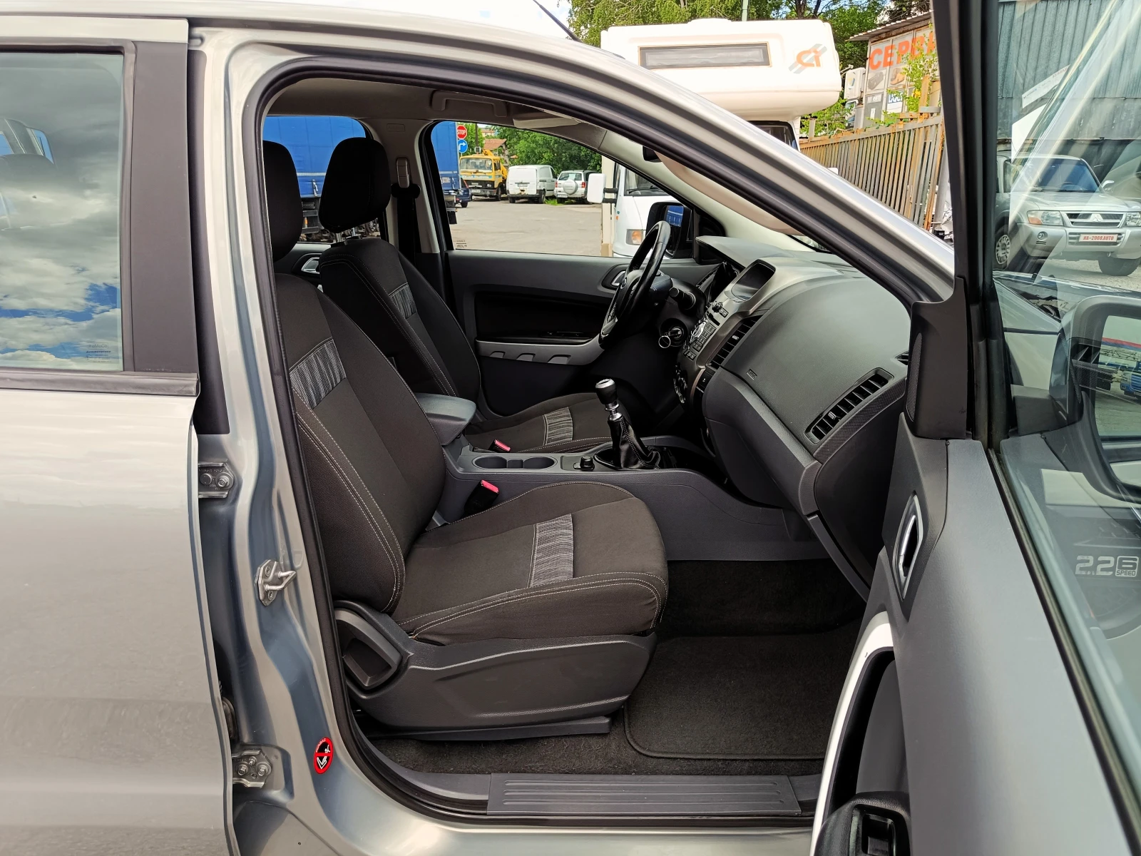 Ford Ranger 2.2 d* 4x4* БАВНИ* НОВ ВНОС* ИТАЛИЯ* , снимка 10 - Автомобили и джипове - 54934453