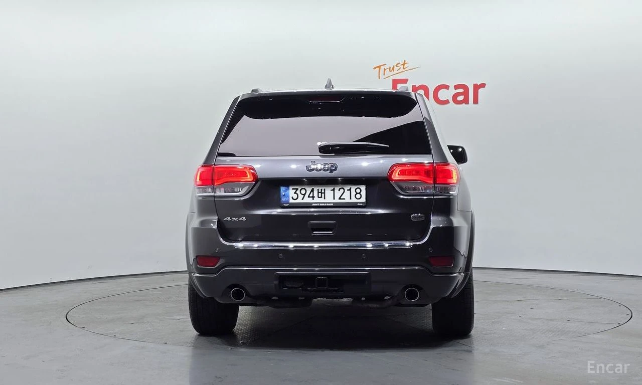 Jeep Grand cherokee 3.6* V6* 8ZF* OVERLAND* ДИСТРОНИК* ОБДУХВАНЕ* КАМЕ, снимка 4 - Автомобили и джипове - 55258995