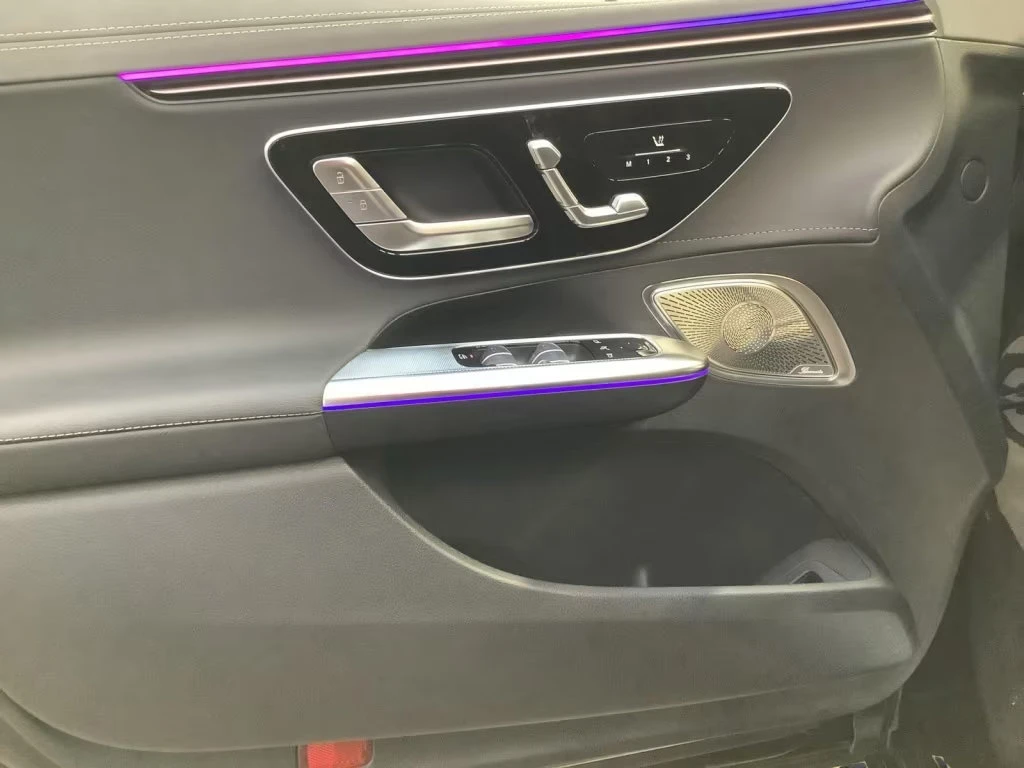 Mercedes-Benz EQE 500/AMG/408HP/4M/NIGHT/PANO/360/ACC/713z, снимка 15 - Автомобили и джипове - 55572084
