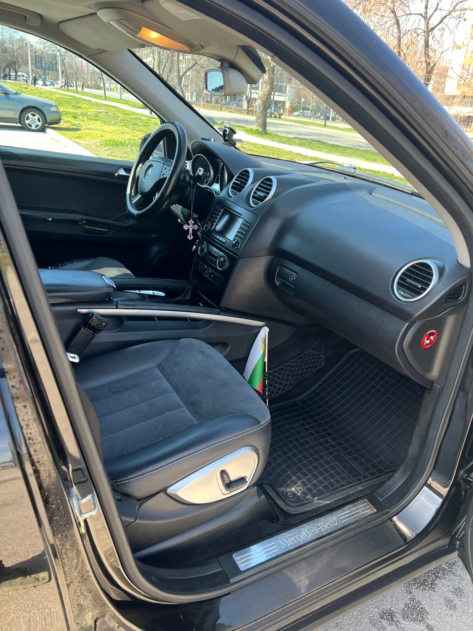 Mercedes-Benz ML 320, снимка 9 - Автомобили и джипове - 55691740