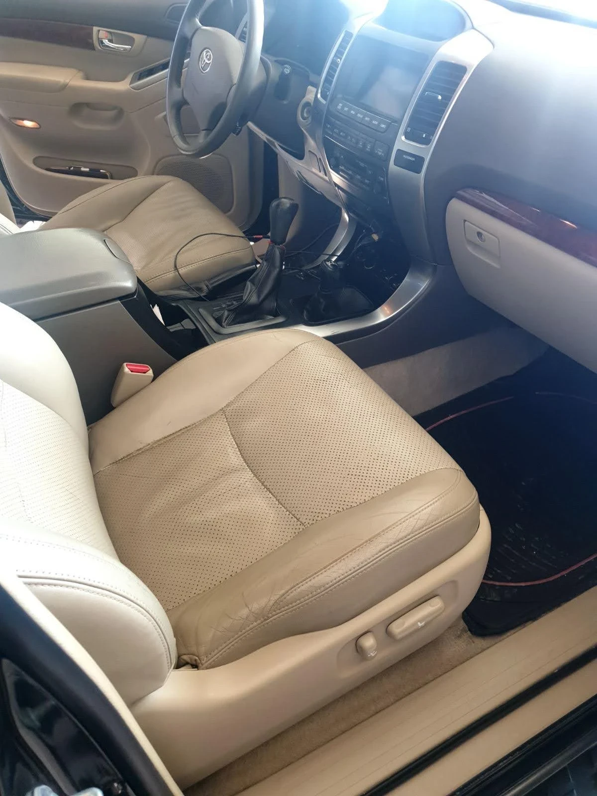 Toyota Land cruiser 3.0 D4D, снимка 5 - Автомобили и джипове - 55939664