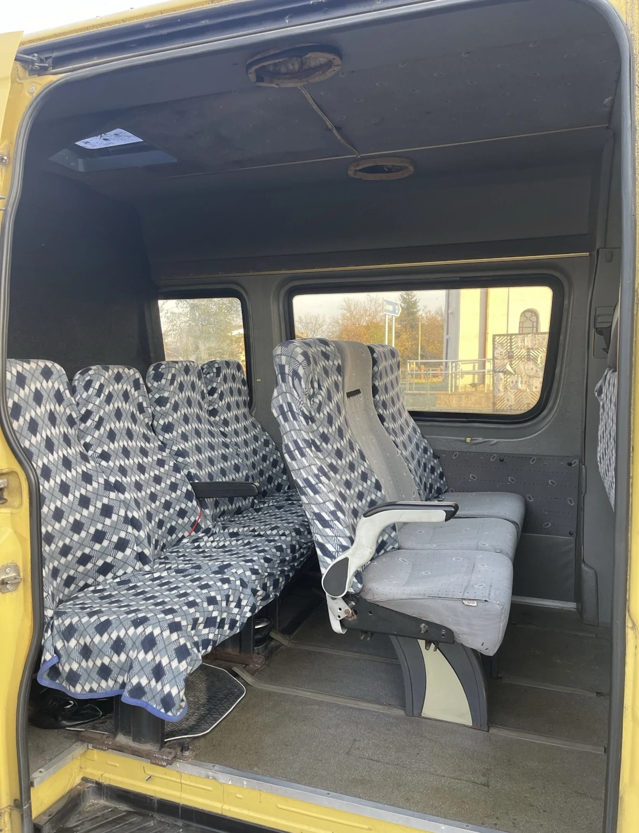 VW Crafter 2.5 TDI, снимка 11 - Бусове и автобуси - 55509912
