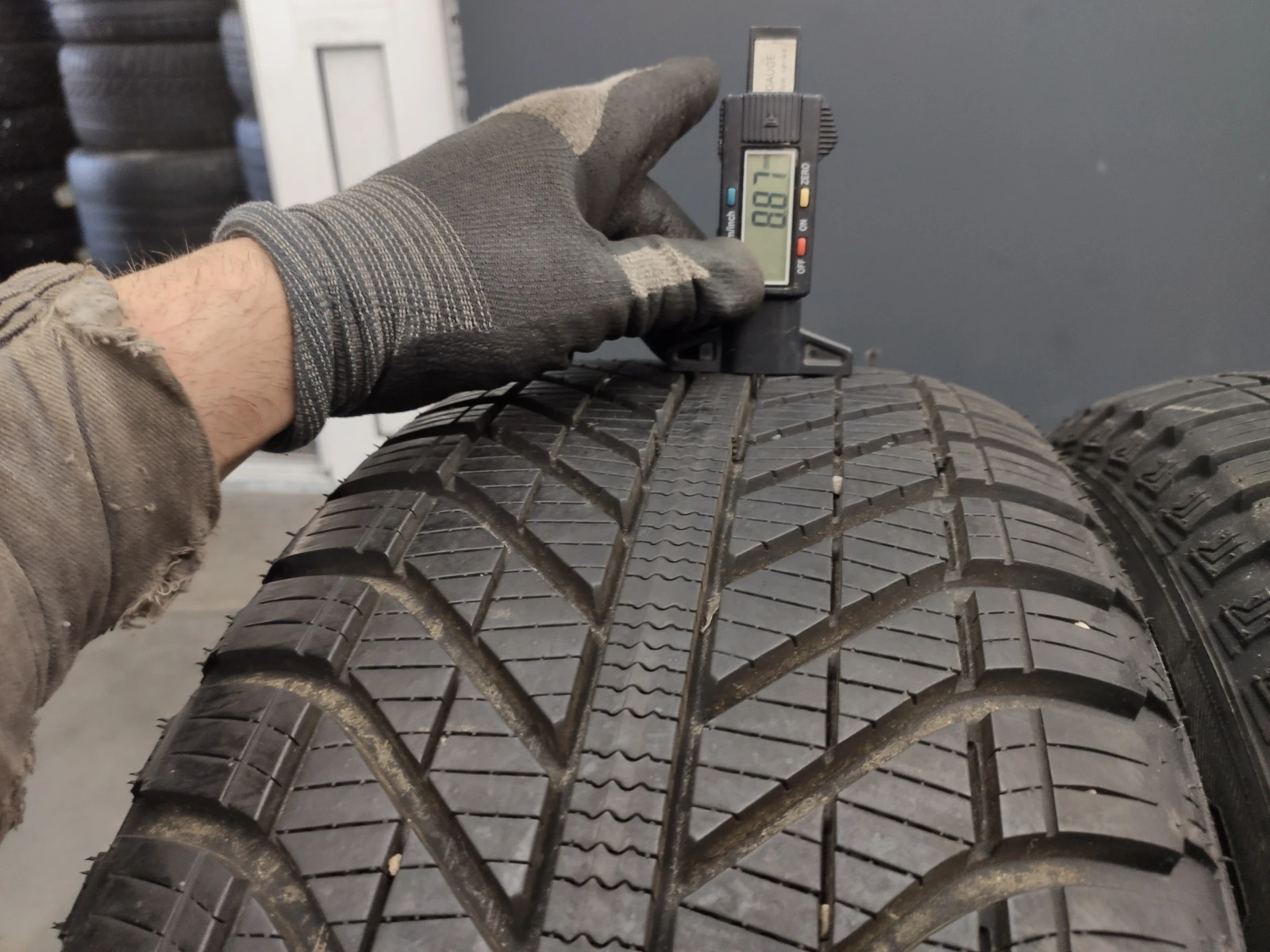  235/55R17 | Mobile.bg   6