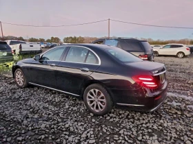 Mercedes-Benz E 300 4MATIC, снимка 2