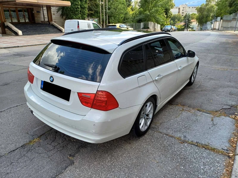 BMW 318 i Touring, снимка 6 - Автомобили и джипове - 47386339