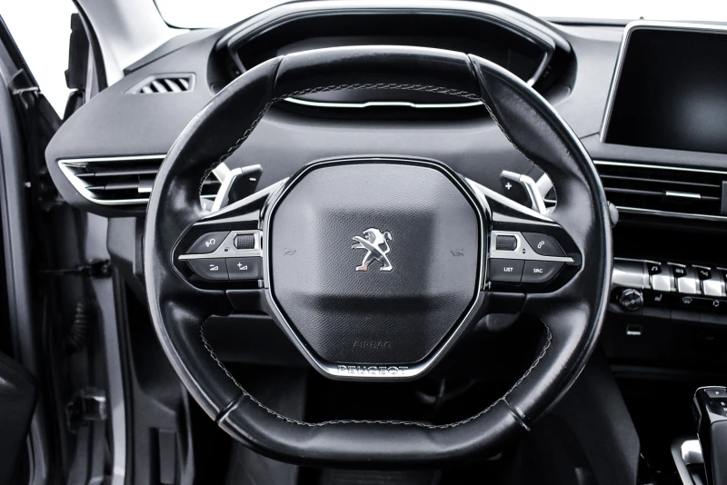 Peugeot 3008 1.5HDI/EAT8/PANORAMA/DigitalCockpit/CarPlay/CAM, снимка 12 - Автомобили и джипове - 47729593