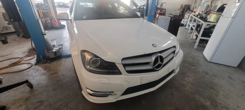 Mercedes-Benz C 220 220CDI, снимка 1 - Автомобили и джипове - 47917430