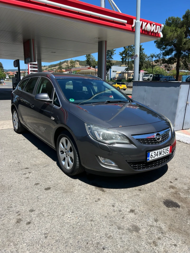 Opel Astra J, снимка 2 - Автомобили и джипове - 48249236