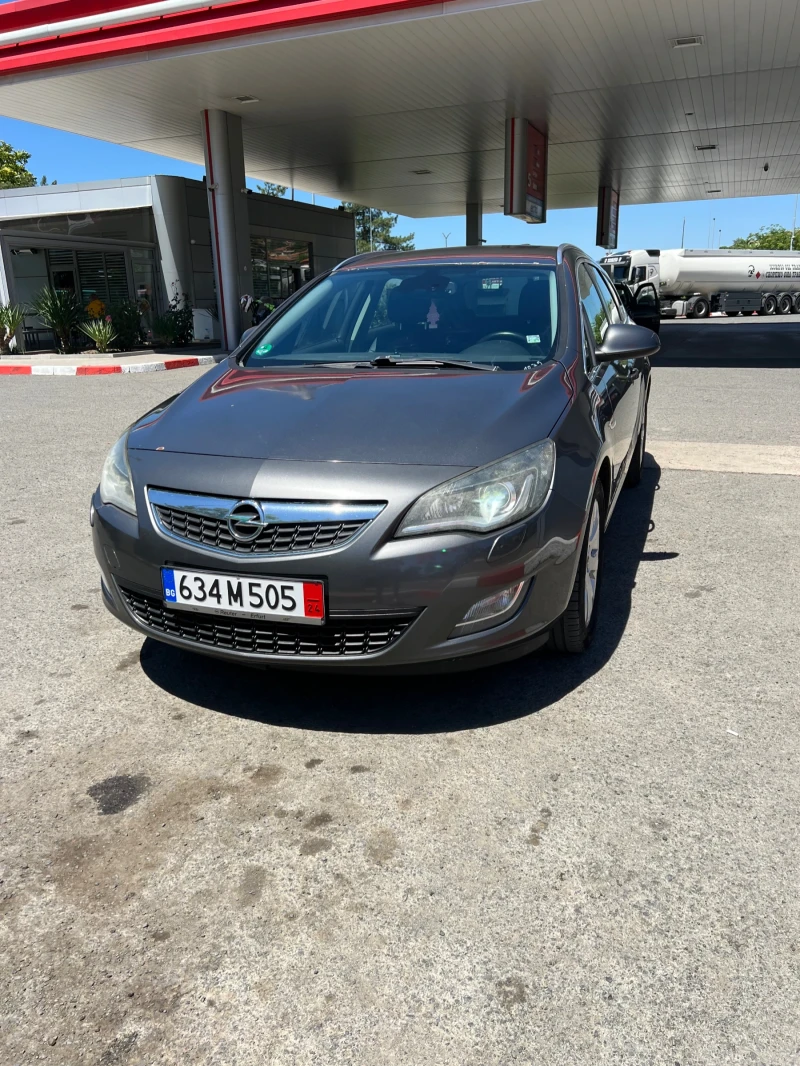 Opel Astra J, снимка 1 - Автомобили и джипове - 48249236