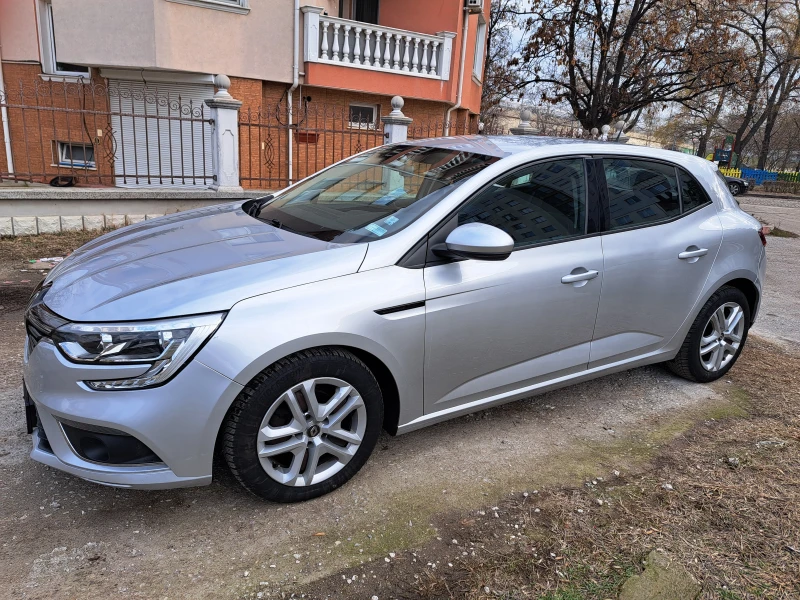 Renault Megane IV , снимка 3 - Автомобили и джипове - 48794122