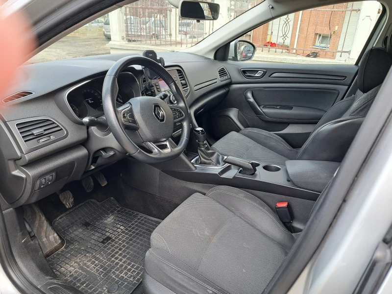 Renault Megane IV , снимка 10 - Автомобили и джипове - 48794122