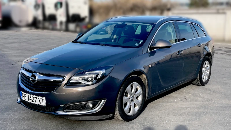 Opel Insignia Sports Tourer SW, снимка 1 - Автомобили и джипове - 49474597