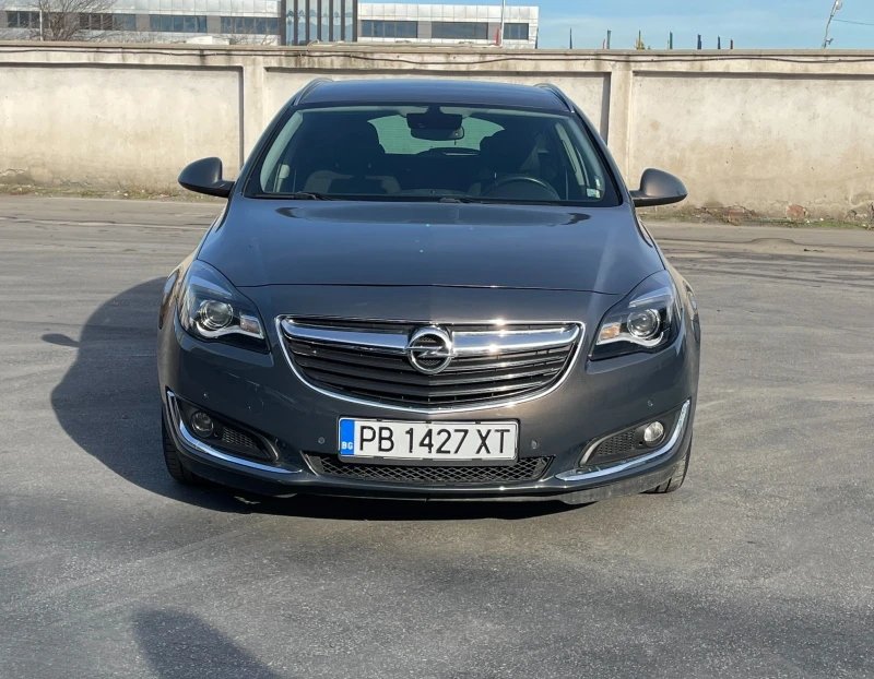 Opel Insignia Sports Tourer SW, снимка 6 - Автомобили и джипове - 49474597