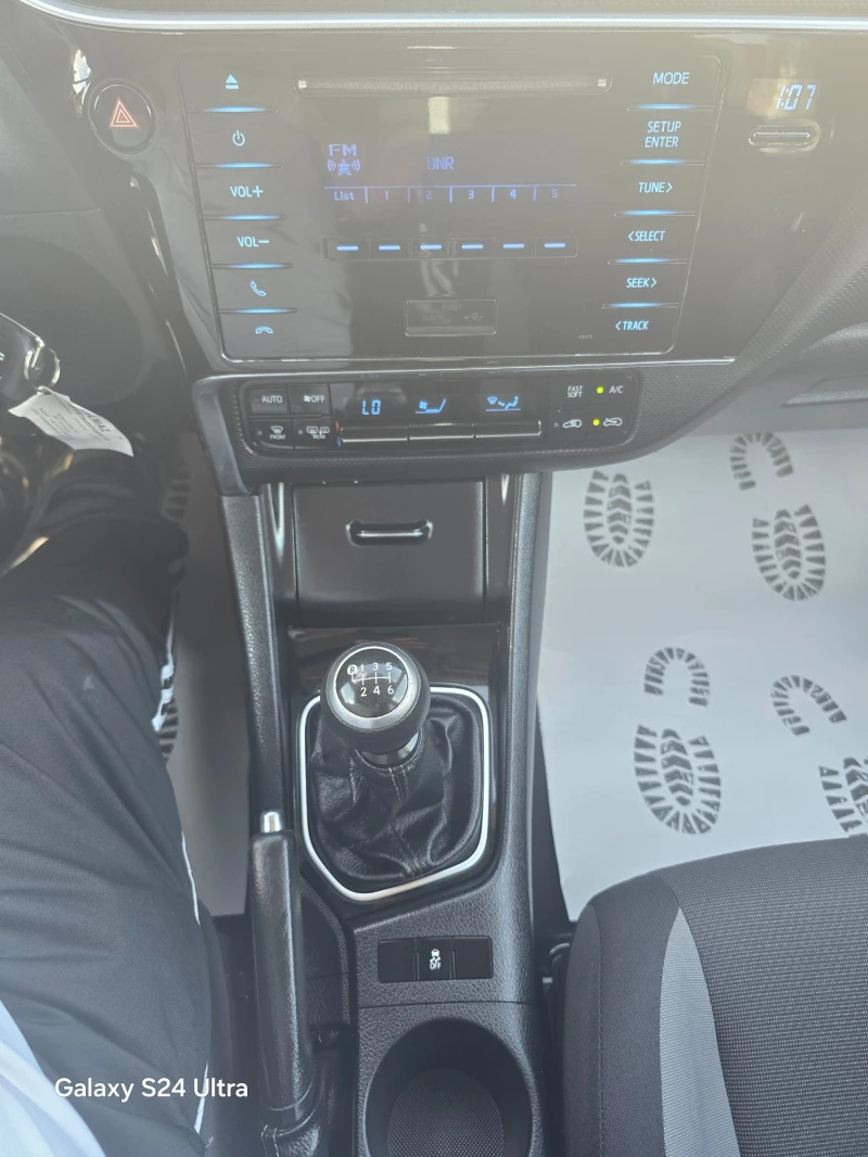 Toyota Auris 1.33VVTI-100K.C-EURO6, снимка 16 - Автомобили и джипове - 50233043