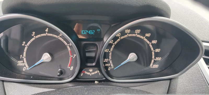 Ford Fiesta 1.2 102000km, снимка 14 - Автомобили и джипове - 51263012
